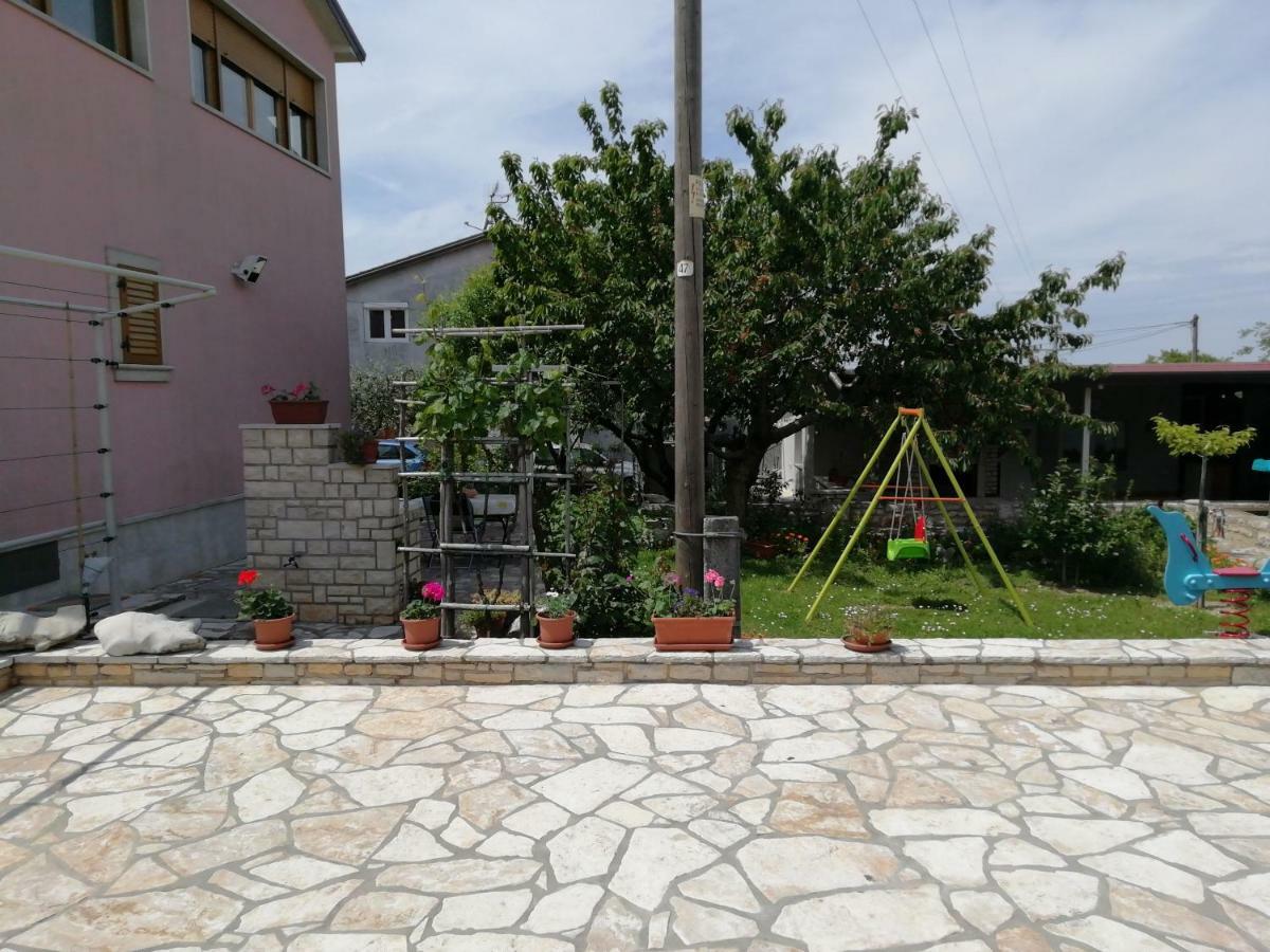 Apartmani Vesna بوجي المظهر الخارجي الصورة